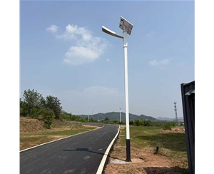 喀什路边太阳能路灯安装
